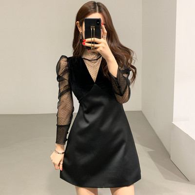 Elegantna ženska haljina s čipkastim rukavima i špic izrezom u crnoj boji