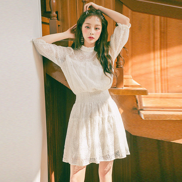 Naiste moodne pitskleit 3/4 varrukate ja elastse vöökohaga