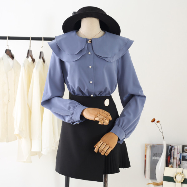 Modern női ing ovális nyakkivágással, gombokkal és hosszú ujjakkal