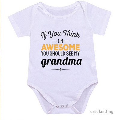 Modernus kūdikis su trumpomis rankovėmis ir užrašu