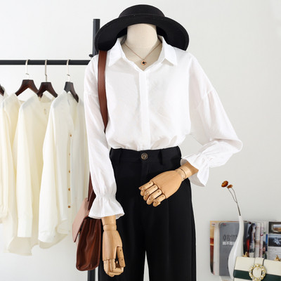 Uut mudelit lootosvarrukate ja klassikalise kraega naistesärk