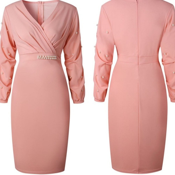 Stiilne naiste kleit pärlite ja spitsikaelusega