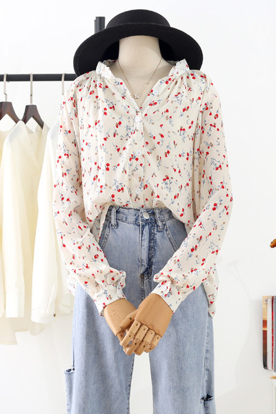 Aktuális női virágos ing, hosszú ujjal és ovális nyakkivágással