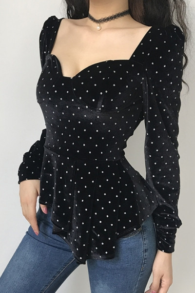 Stiilne naiste sametpluusilõikeline pikkade varrukatega mudel