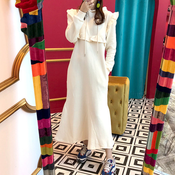 Naiste vabaajakleidi pikk kapuutsiga mudel