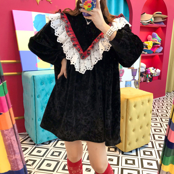 Naiste vabaaja kleit pitsiga - lai mudel