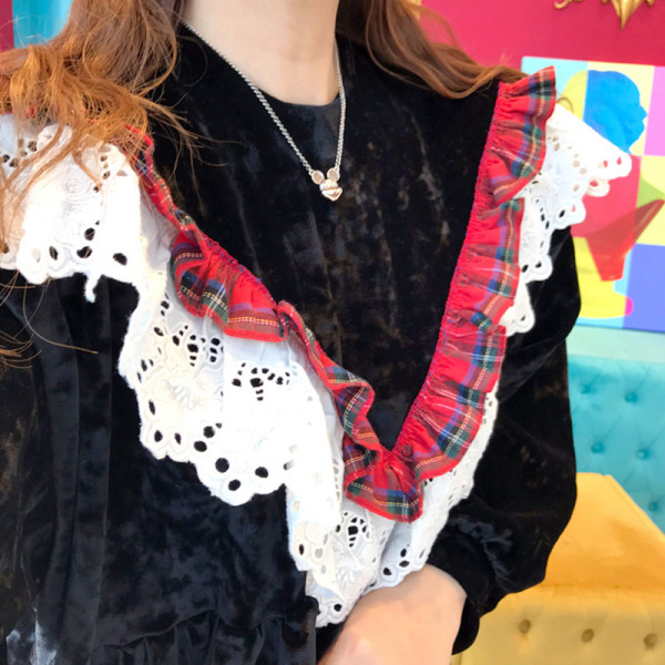 Naiste vabaaja kleit pitsiga - lai mudel