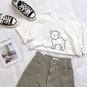 Naiste puuvillane valge lühikeste varrukate ja koeraaplikatsiooniga T-särk