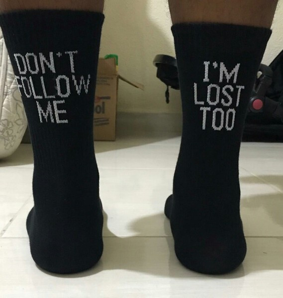 Naistele ja meestele sobivad vabaaja sokid kirjaga