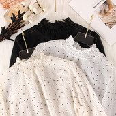 Moodne naiste šifoonist pluus madala täpilise kraega