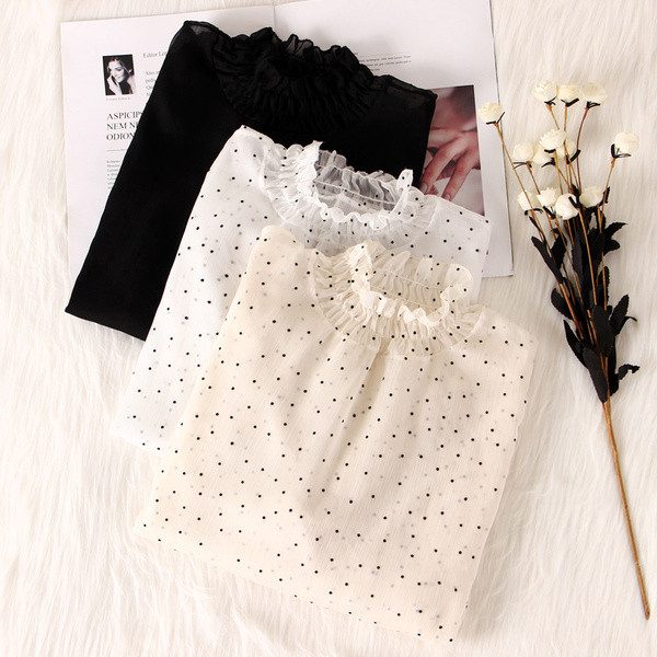 Moodne naiste šifoonist pluus madala täpilise kraega