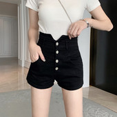 Naiste kõrge vöökohaga lühikesed püksid ja nööbid