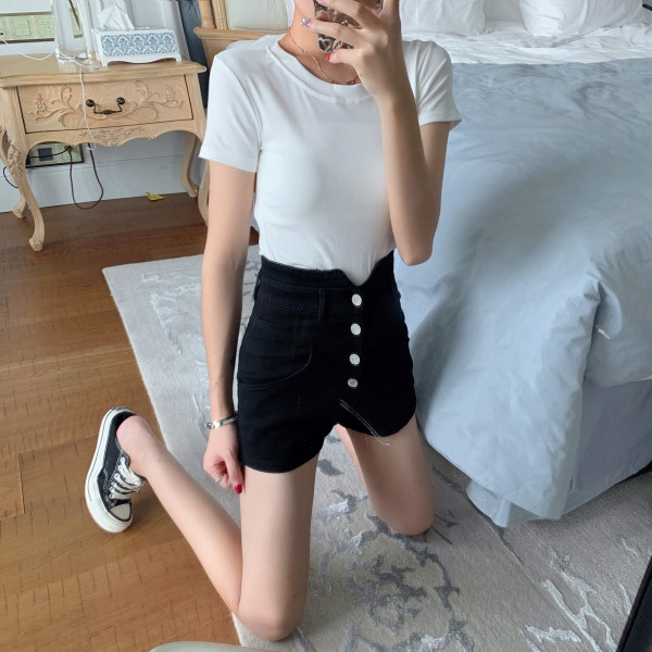 Naiste kõrge vöökohaga lühikesed püksid ja nööbid