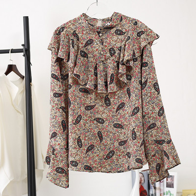 Naiste polokrae, laiade varrukate ja lillemotiividega särk