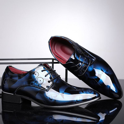 Modernus vyriškas smailus modelis su raišteliais