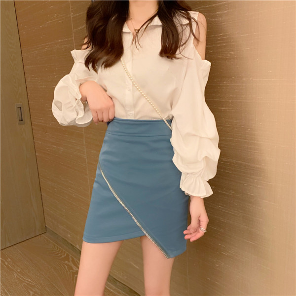 Praegune naiste seelikumudel kõrge vöökoha ja lukuga