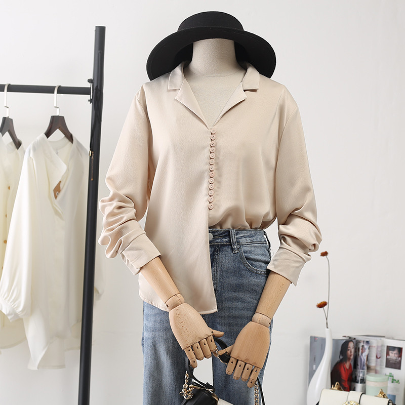 Модерна дамска риза с шпиц деколте,дълъг ръкав и копчета - ретро стил