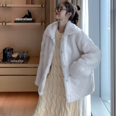 Naiste sulejope lai mudel klassikalise krae ja taskutega