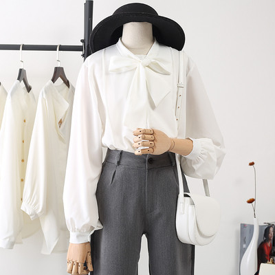 Stiilne naiste särk paela ja pikkade šifoonist varrukatega