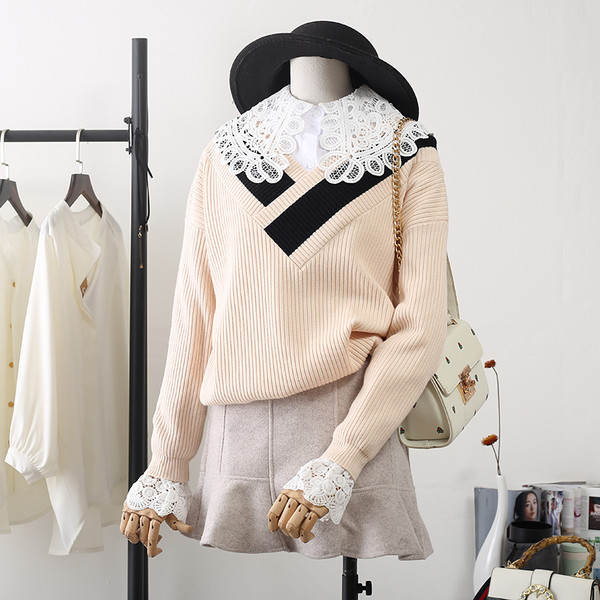 Elegantne naiste särk pitskrae ja lootosevarrukatega