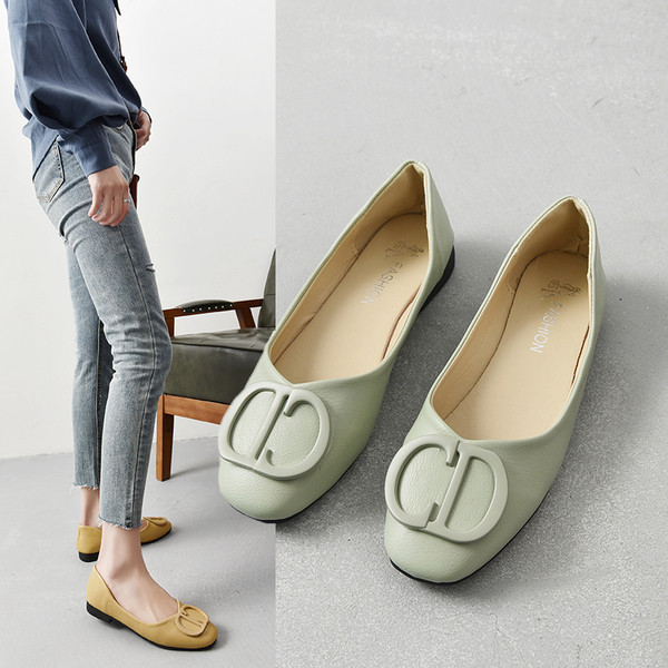 Madala talla ja metallelementidega vabaaja mokassiinid