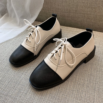 Naiste vabaajajalatsid kunstnahast paeltega