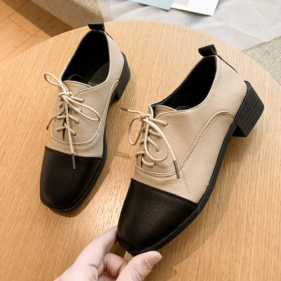 Naiste vabaajajalatsid kunstnahast paeltega