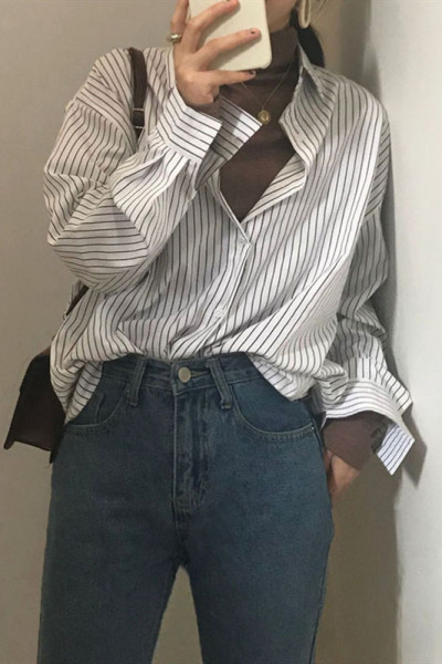 Naiste vabaaja triibuline klassikalise kraega särk