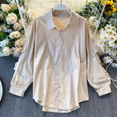 Naiste vabaaja särk nööpide ja klassikalise kraega