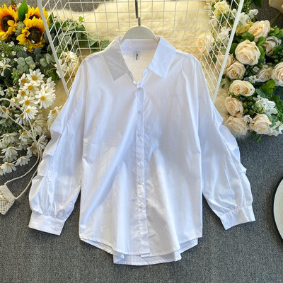 Naiste vabaaja särk nööpide ja klassikalise kraega