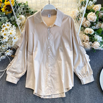 Naiste vabaaja särk nööpide ja klassikalise kraega