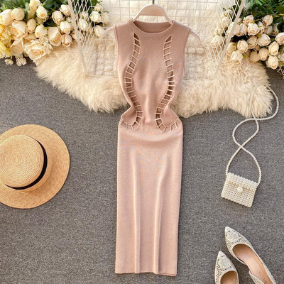 Vabaaja naiste Slim kleit ovaalse dekoltee ja väljalõigetega