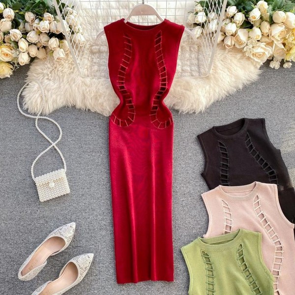 Vabaaja naiste Slim kleit ovaalse dekoltee ja väljalõigetega