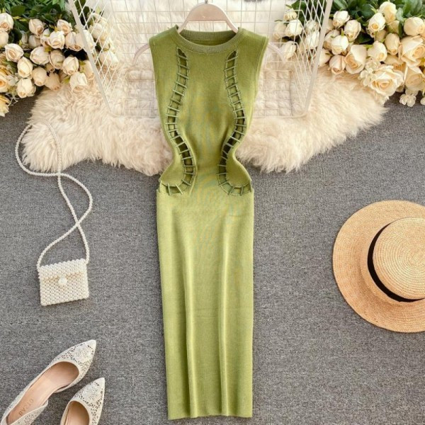 Vabaaja naiste Slim kleit ovaalse dekoltee ja väljalõigetega