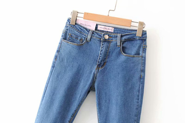 Női testhezálló kék farmer sima modell magas derékkal