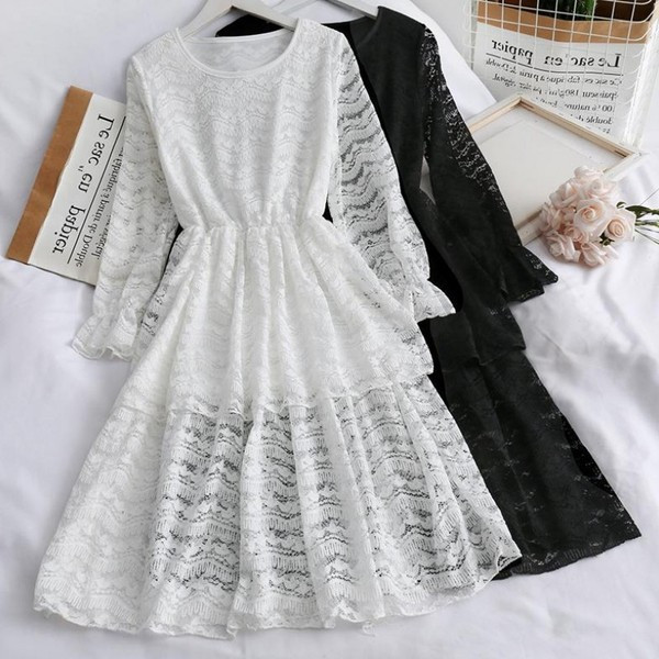 Moodne naiste pitskleit ovaalse kaelusega