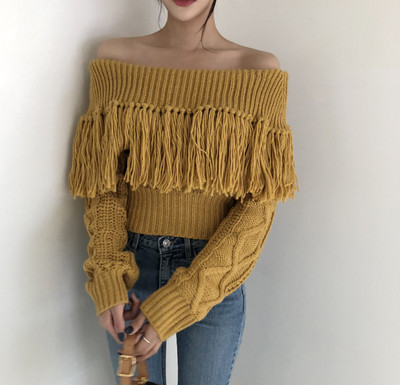 Naiste sügistalvine narmastega ja paljaste õlgadega kampsun