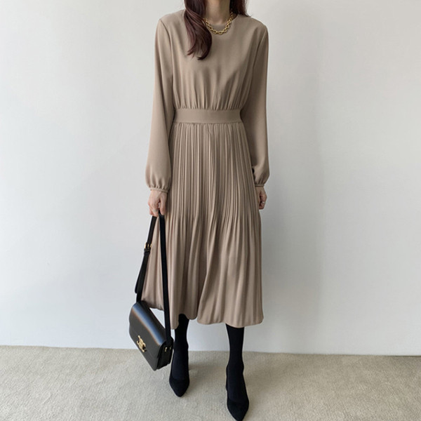 Naiste plisseeritud pikkade varrukatega kleit - retro stiilis