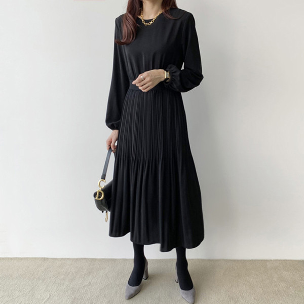 Naiste plisseeritud pikkade varrukatega kleit - retro stiilis