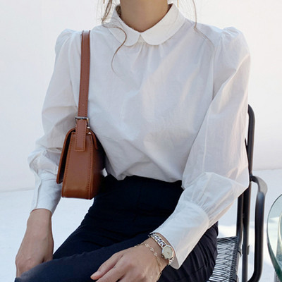 Naiste sügissärgi klassikaline mudel valget värvi