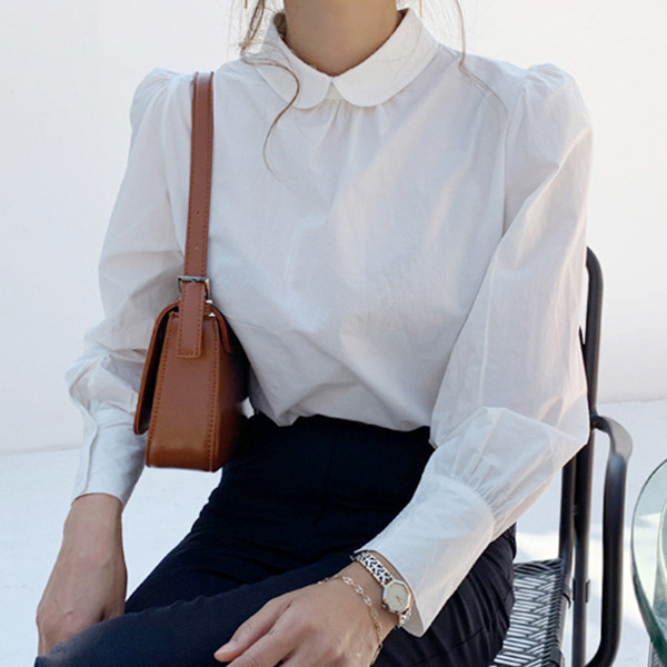 Naiste sügissärgi klassikaline mudel valget värvi