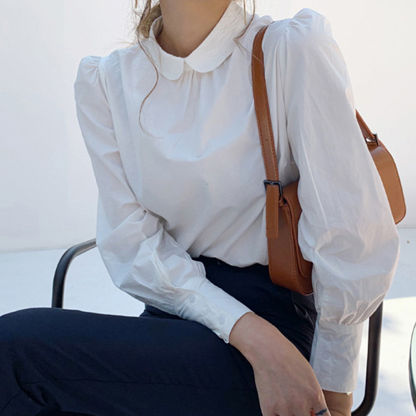 Naiste sügissärgi klassikaline mudel valget värvi