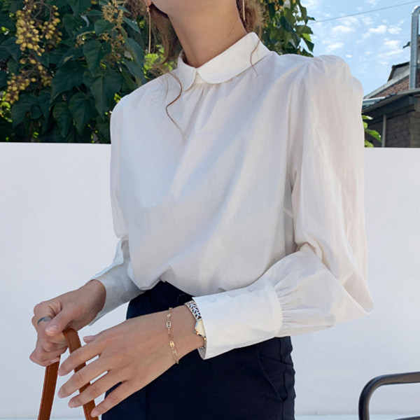 Naiste sügissärgi klassikaline mudel valget värvi