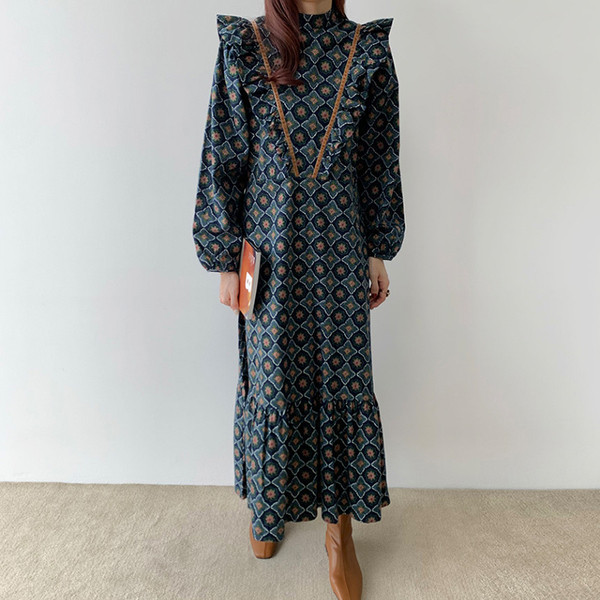 Дамска ежедневна рокля с обло деколте и цветен десен -дълъг модел 