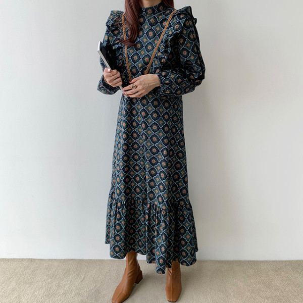 Дамска ежедневна рокля с обло деколте и цветен десен -дълъг модел 