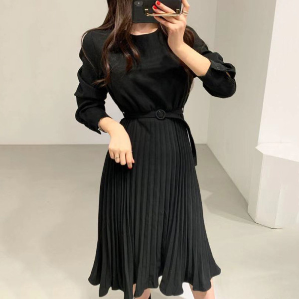 Модерна дамска есенна  рокля с колан на талията и дълъг ръкав 