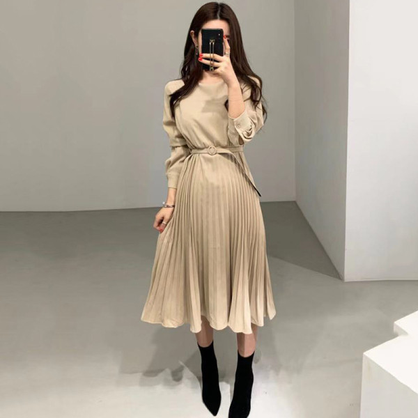 Модерна дамска есенна  рокля с колан на талията и дълъг ръкав 