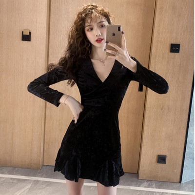 Uus mudel lühike naiste lokkidega sametkleit