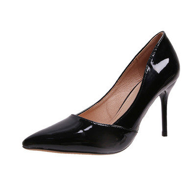 Moodsad naiste kõrge kontsaga terava otsaga kingad