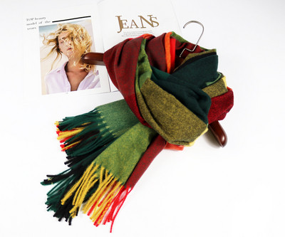 Kevadheinast ruuduline narmasall sall